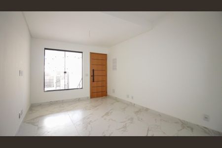 Casa à venda com 140m², 3 quartos e 2 vagasSala