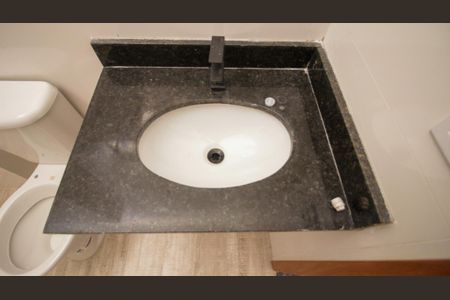 Casa à venda com 140m², 3 quartos e 2 vagasBanheiro Suíte 