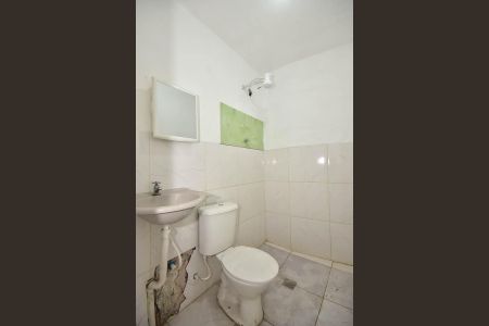 Casa para alugar com 55m², 2 quartos e sem vaga Casa para alugar com 55m², 2 quartos e sem vagaBanheiro
