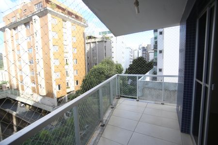 Apartamento à venda com 140m², 4 quartos e 2 vagasVaranda da Suíte 3