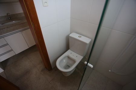 Apartamento à venda com 140m², 4 quartos e 2 vagasBanheiro da Suíte 1