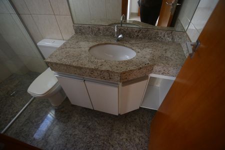 Apartamento à venda com 140m², 4 quartos e 2 vagasBanheiro da Suíte 4
