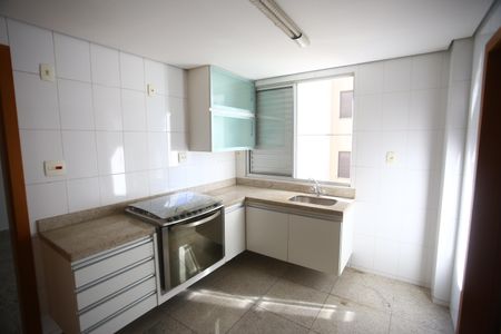Apartamento à venda com 140m², 4 quartos e 2 vagasCozinha