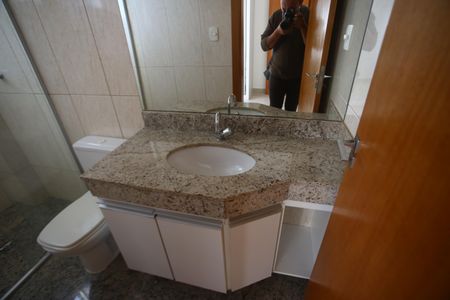 Apartamento à venda com 140m², 4 quartos e 2 vagasBanheiro da Suíte 4