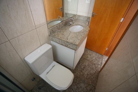 Apartamento à venda com 140m², 4 quartos e 2 vagasBanheiro da Suíte 2