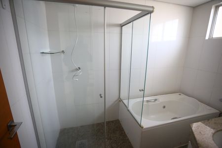 Apartamento à venda com 140m², 4 quartos e 2 vagasBanheiro da Suíte 3