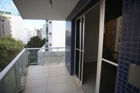Apartamento à venda com 140m², 4 quartos e 2 vagasVaranda da Suíte 3