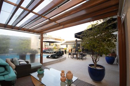 Casa à venda com 650m², 5 quartos e 5 vagasPiscina