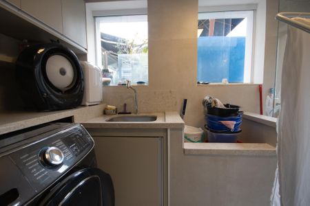 Casa à venda com 650m², 5 quartos e 5 vagasÁrea de Serviço