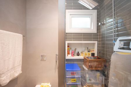 Casa à venda com 650m², 5 quartos e 5 vagasBanheiro da Suite 1