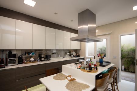 Casa à venda com 650m², 5 quartos e 5 vagasCozinha 