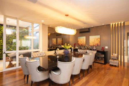 Casa à venda com 650m², 5 quartos e 5 vagasSala de Jantar