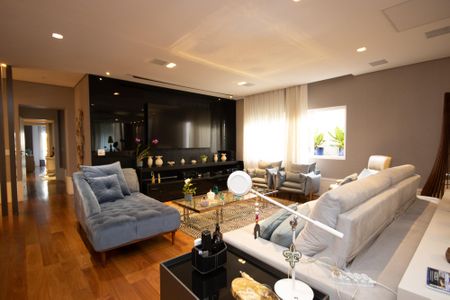 Casa à venda com 650m², 5 quartos e 5 vagasSala 