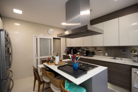 Casa à venda com 650m², 5 quartos e 5 vagasCozinha 