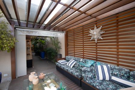 Casa à venda com 650m², 5 quartos e 5 vagasPiscina