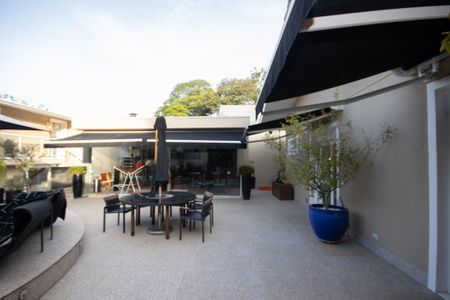 Casa à venda com 650m², 5 quartos e 5 vagasPiscina