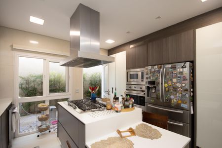 Casa à venda com 650m², 5 quartos e 5 vagasCozinha 