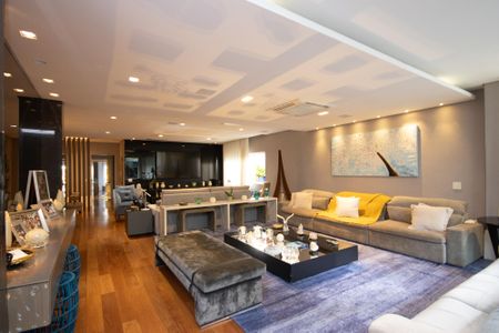 Casa à venda com 650m², 5 quartos e 5 vagasSala 