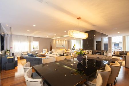 Casa à venda com 650m², 5 quartos e 5 vagasSala de Jantar