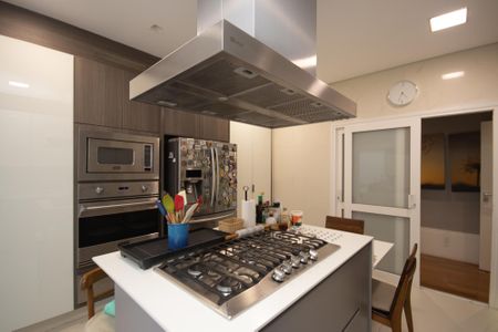 Casa à venda com 650m², 5 quartos e 5 vagasCozinha 