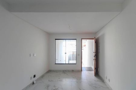 Casa à venda com 140m², 3 quartos e 2 vagasSala
