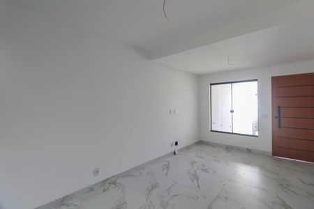 Casa à venda com 140m², 3 quartos e 2 vagasSala