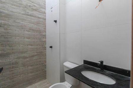 Casa à venda com 140m², 3 quartos e 2 vagasBanheiro da Suíte