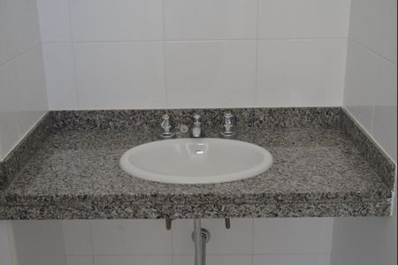 Apartamento à venda com 82m², 3 quartos e 2 vagasBanheiro da Suíte