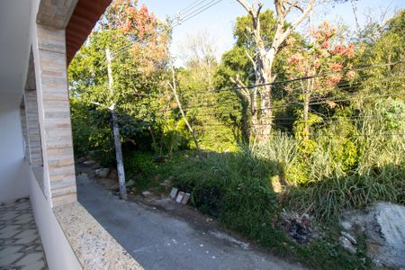 Casa à venda com 150m², 4 quartos e 1 vaga Casa à venda com 150m², 4 quartos e 1 vagaVaranda