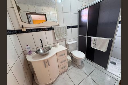 Casa à venda com 130m², 3 quartos e 3 vagasSuíte Banheiro
