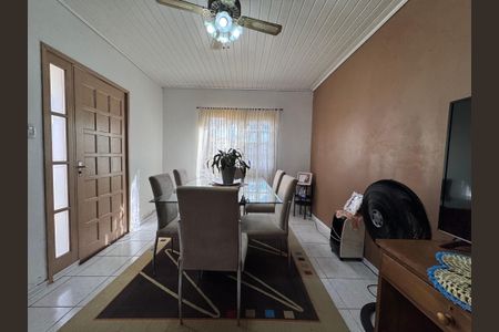 Casa à venda com 130m², 3 quartos e 3 vagasSala