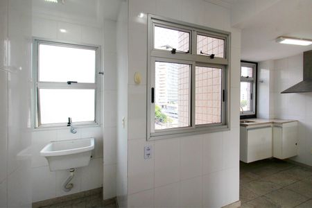 Apartamento para alugar com 133m², 3 quartos e 2 vagasÁrea de Serviço