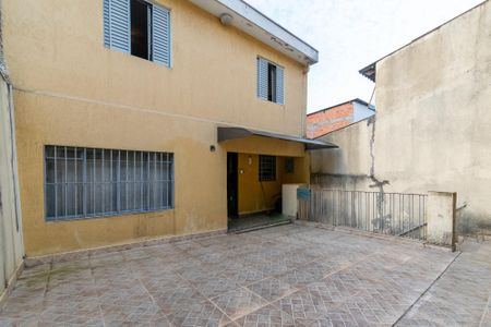 Casa para alugar com 80m², 2 quartos e sem vagaQuintal