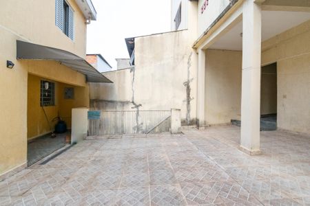 Casa para alugar com 80m², 2 quartos e sem vagaQuintal