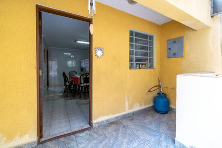 Casa para alugar com 80m², 2 quartos e sem vagaEntrada