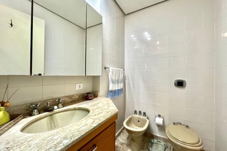 Apartamento à venda com 171m², 4 quartos e 3 vagasBanheiro Corredor