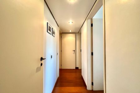 Apartamento à venda com 171m², 4 quartos e 3 vagasCorredor