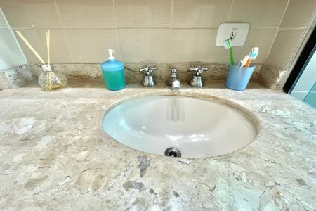 Apartamento à venda com 171m², 4 quartos e 3 vagasBanheiro da Suíte 2