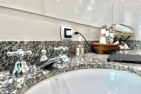 Apartamento à venda com 171m², 4 quartos e 3 vagasBanheiro da Suíte 1