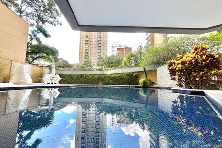 Apartamento à venda com 171m², 4 quartos e 3 vagasÁrea comum - Piscina