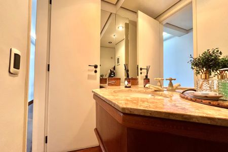 Apartamento à venda com 171m², 4 quartos e 3 vagasLavabo