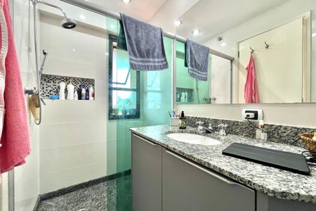 Apartamento à venda com 171m², 4 quartos e 3 vagasBanheiro da Suíte 1