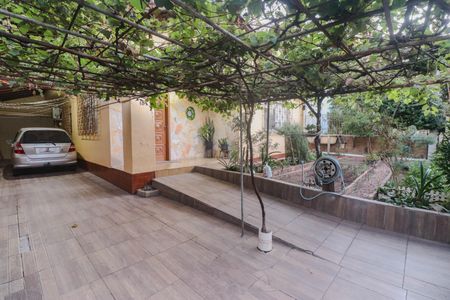 Casa à venda com 150m², 3 quartos e 4 vagas Casa à venda com 150m², 3 quartos e 4 vagasPátio