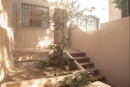 Casa à venda com 89m², 2 quartos e sem vagaFrente/Jardim