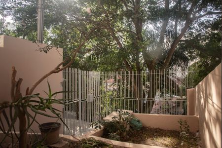 Casa à venda com 89m², 2 quartos e sem vagaFrente/Jardim