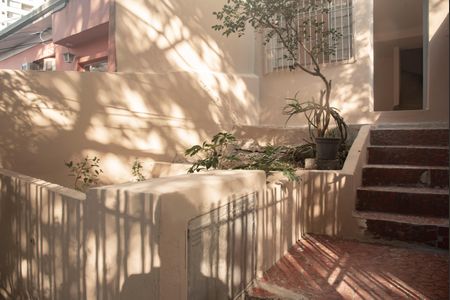 Casa à venda com 89m², 2 quartos e sem vagaFrente/Jardim