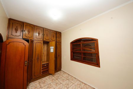 Casa à venda com 210m², 7 quartos e 2 vagas Casa à venda com 210m², 7 quartos e 2 vagasQuarto 3 - CASA 2
