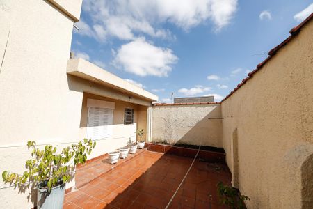 Casa à venda com 210m², 7 quartos e 2 vagas Casa à venda com 210m², 7 quartos e 2 vagasQuintal - CASA TERREA