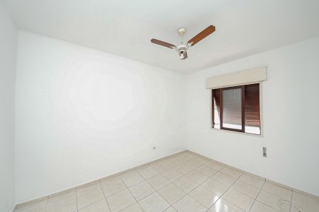Casa à venda com 210m², 7 quartos e 2 vagas Casa à venda com 210m², 7 quartos e 2 vagasQuarto 1