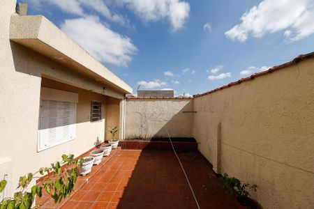 Casa à venda com 210m², 7 quartos e 2 vagas Casa à venda com 210m², 7 quartos e 2 vagasQuintal - CASA TERREA